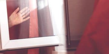 Reduce Energy Bills: DIY Window Insulation for 15% Savings - Cover Image